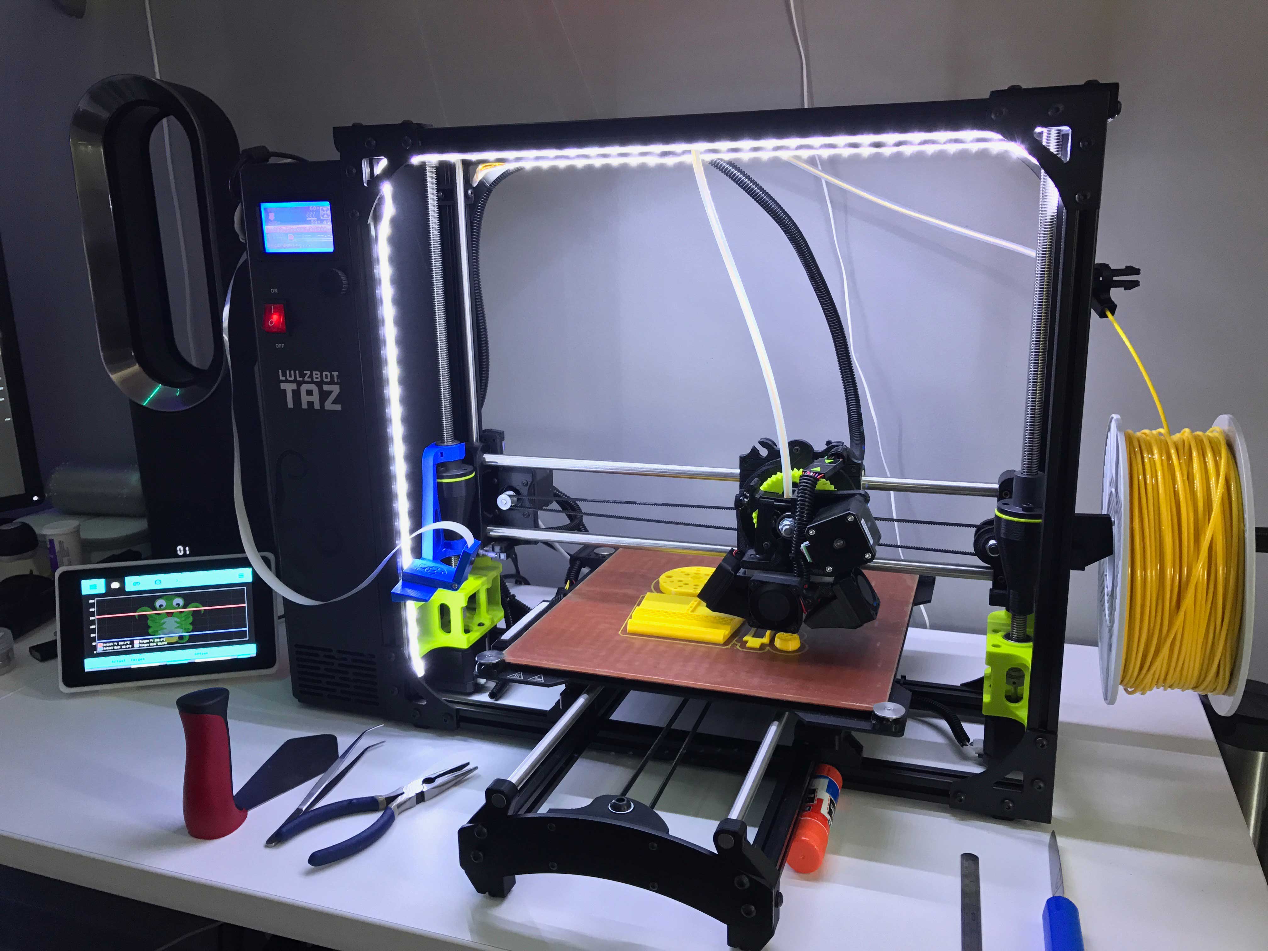 3D Printer Heated Bed Using Silicone Heater Technology 3D Printer Heated Bed Using Silicone Heater Technology